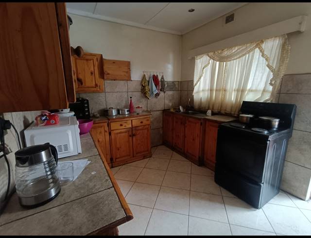 3 BEDROOM HOUSE FOR SALE IN VANDERBIJLPARK CE 2